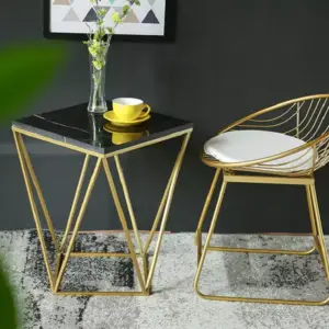 | طاولة خدمة من الاستيل المذهب