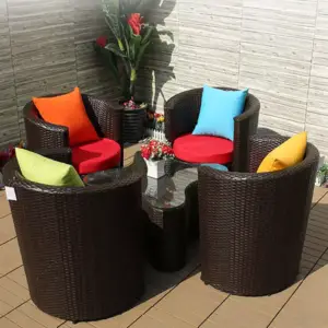 | جلسة خارجية مميزة من كراسي و طاولة شيك