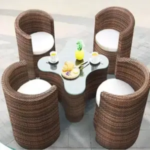 | جلسة خارجية مميزة من كراسي و طاولة شيك