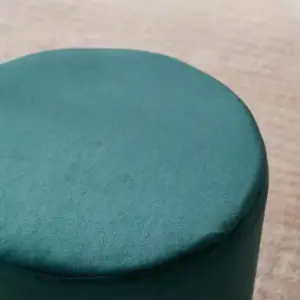 | مقعد بوف دائرى استيلي مذهب مميز