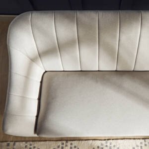 | كنبة مريحة ثلاثية بتصميم أيفي