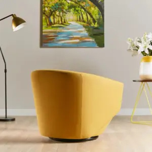 | كرسي مودرن بمسند ذراعين بتصميم أورلا