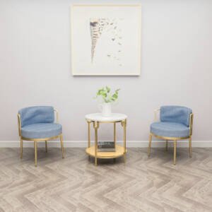 | طقم طاولة جانبية مع كرسيين