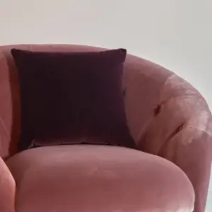 | كرسي مفرد بتصميم مريح منحني الظهر