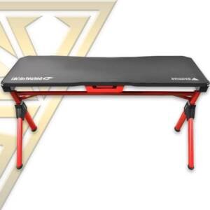 | طاولة كمبيوتر مصممة لعشاق القيمنق