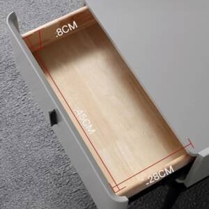 | طاولة جانبية بتصميم شيك و بسيط