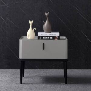 طاولة جانبية بتصميم شيك و بسيط