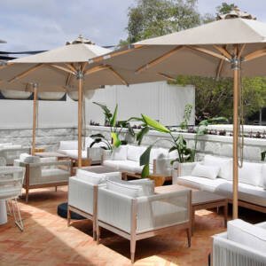 | مظلة جلسة خارجية بتصميم مميز