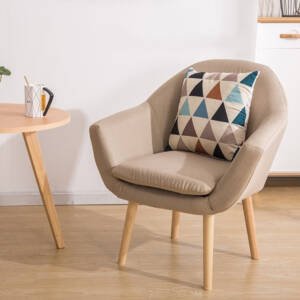 كرسي قماش مريح بتصميم أنيق