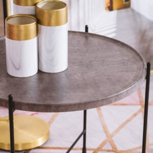 | طاولة جانبية رخامية بسيطة