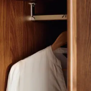 | خزانة ملابس ستة أبواب بتصميم كلاسيكي