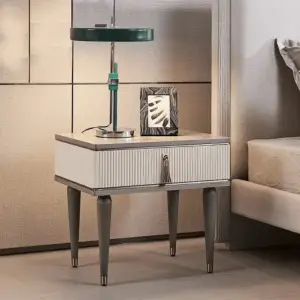 | طاولة سرير جانبية بتصميم أنيق