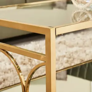 | طاولة قهوة بسطح زجاجي مميز