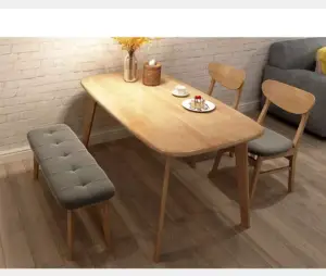 طاولة و 2 كرسي ومقعد طويل
