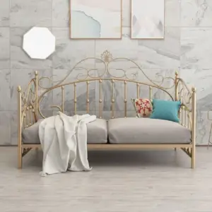 كنبة معدنية بتصميم كلاسيكي جذاب 4 | كنبة معدنية بتصميم كلاسيكي جذاب