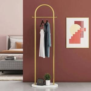 | علاقة ملابس بقاعدة رخام