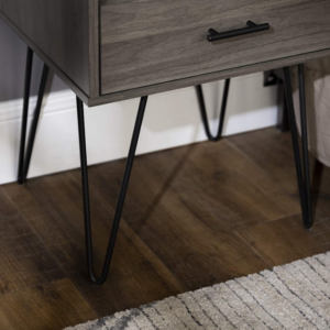 | كمودينة خشبي بأرجل معدني