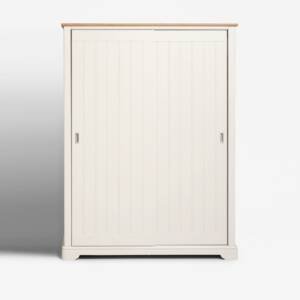 | دولاب مقسم بعدة ارفف مساحات مختلفه مميزة