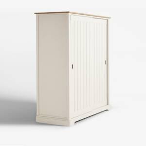 | دولاب مقسم بعدة ارفف مساحات مختلفه مميزة