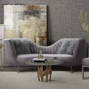 | اريكة بشكل مميز وجذاب