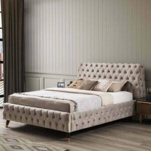 | سرير من خشب طبيعي