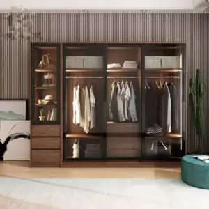 خزانة ملابس بزجاج شفاف – تصميم عصري أنيق بلمسات فاخرة – أرفف داخلية وتنظيم عملي – تشطيب خشبي راقٍ 1 خزانة ملابس بزجاج شفاف – تصميم عصري أنيق بلمسات فاخرة – أرفف داخلية وتنظيم عملي – تشطيب خشبي راق