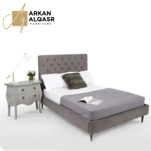 سرير مميز من خشب طبيعي