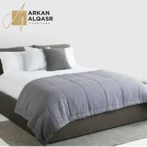 سرير رمادي غامق من خشب طبيعي