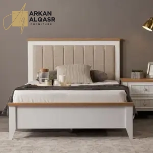 سرير مميز بطراز كلاسيكي