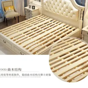 غرفة نوم كاملة بتصميم أمريكي فاخر – تشمل سرير + كومدينتين + تسريحة + خزانة ملابس – خشب متين وتشطيب أنيق 8 | غرفة نوم كاملة بتصميم أمريكي فاخر – تشمل سرير + كومدينتين + تسريحة + خزانة ملابس – خشب متين وتشطيب أنيق