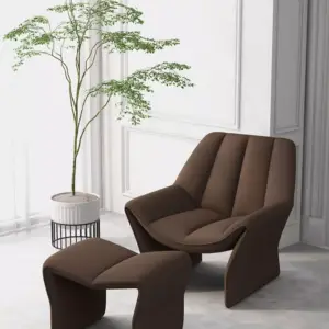 كرسي بمسند للقدم بتصميم عصري