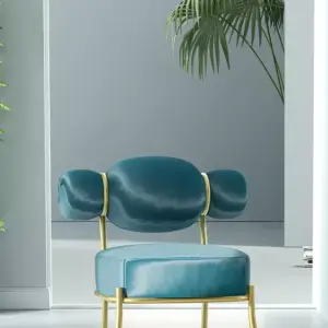 كرسي بشكل مميز وانيق