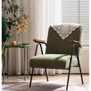 كرسي بتصميم مميز حديث