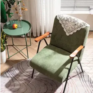 كرسي بتصميم مميز حديث