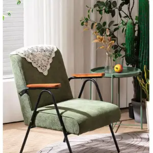 كرسي بتصميم مميز حديث