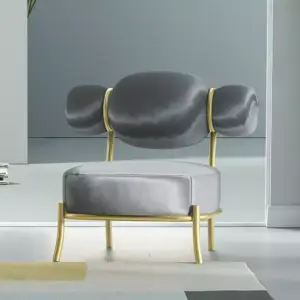 كرسي بشكل مميز وانيق