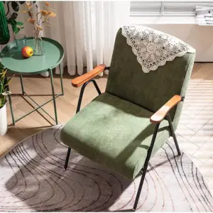 كرسي بتصميم مميز حديث