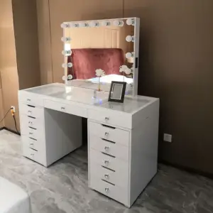 تسريحة غرفة نوم بإضاءة ليد مدمجة – مرآة كبيرة بإطار أنيق – أدراج تخزين عملية – تصميم عصري