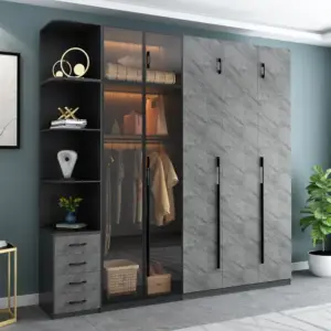 خزانة ملابس بتصميم كلاسيكي