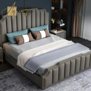 سرير نوم بتصميم ايطالي مميز مع 2 كمودينة