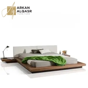 سرير خشب بتصميم بسيط