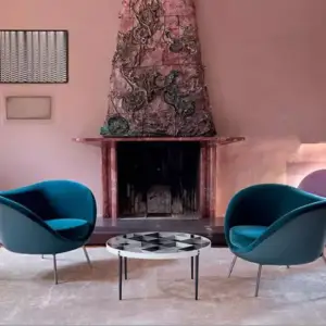 كرسي بشكل حديث ومميز