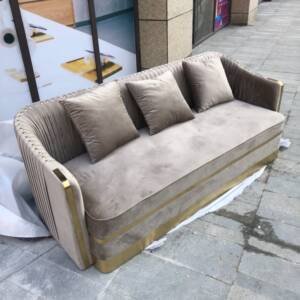 | طقم كنب بلمسة ذهبية فاخرة