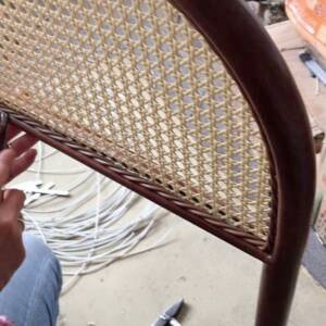 | كرسي مفرد مخملي بتصميم مميز