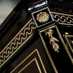 | خزانة ملابس كلاسيكي بلمسة حديثة