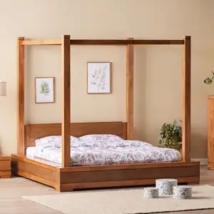 سرير خشب كينج بأعمدة من تصميم جينيفا