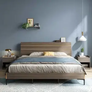 سرير خشب مودرن بلمسة ذهبية