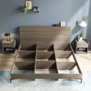 سرير خشب مودرن بلمسة ذهبية