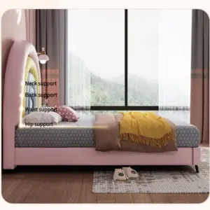 | سرير أطفال بتصميم قوس قزح مبهج – شامل كومودينة – ألوان زاهية وهيكل خشبي متين – مثالي لغرف البنات