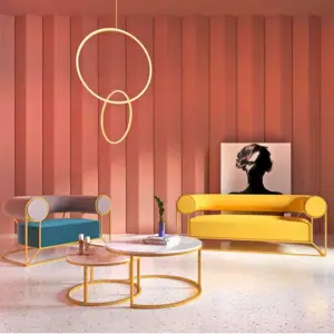 طقم كنب مودرن مع طاولة قهوة